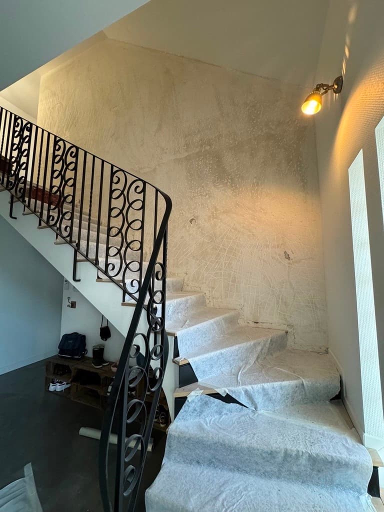 Rénovation d'escalier en chêne : avant