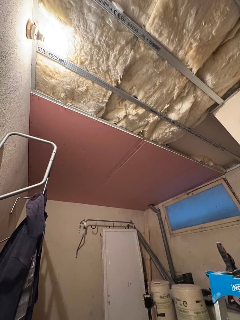 Doublage et plafond d'un sous-sol : pendant